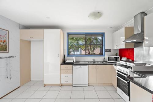 Luxe Double Room - Nearby Stations & Eateries - Shared Bathroom in Blacktown Luxe Double Room - Nearby Stations & Eateries - Shared Bathroom in Blacktown