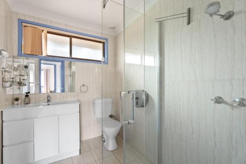 Luxe Double Room - Nearby Stations & Eateries - Shared Bathroom in Blacktown Luxe Double Room - Nearby Stations & Eateries - Shared Bathroom in Blacktown