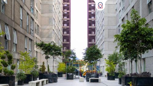 New Chic Condo with Gym Access & Private Roof