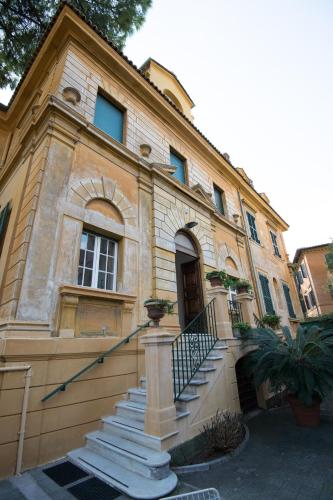 Exterior view, Hotel Major Aventinus in Colosseum and Foro Romano Exterior view, Hotel Major Aventinus in Colosseum and Foro Romano
