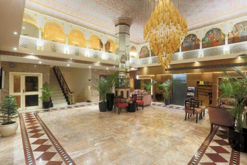 ロビー, ヴェスタ マウリヤ パレス (Vesta Maurya Palace) in ジャイプル ロビー, ヴェスタ マウリヤ パレス (Vesta Maurya Palace) in ジャイプル