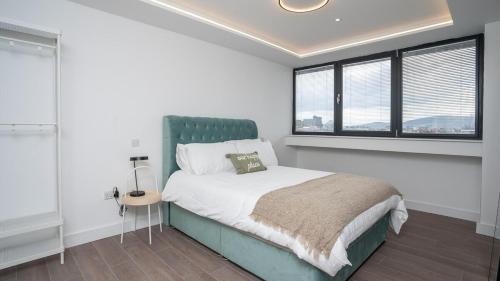 3 BDR City Centre Penthouse by Belfast City Breaks in Albertbridge 3 BDR City Centre Penthouse by Belfast City Breaks in Albertbridge