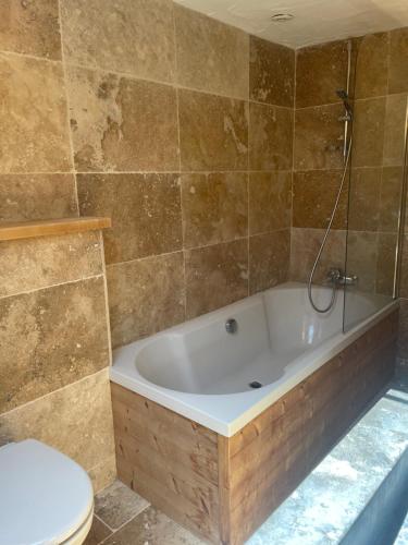 Bathroom, Chalet Muguet - Centre of Village location! in Les Allues Bathroom, Chalet Muguet - Centre of Village location! in Les Allues