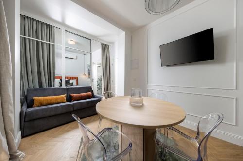アクティビティ, New Center Easy Access Balcony in モネウッティ アクティビティ, New Center Easy Access Balcony in モネウッティ