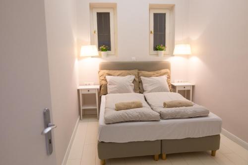 Hidden modern getaway with two bedroom behind Opera House