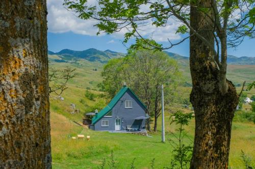 4NORTH Mountain house on the Durmitor's ring in Pluzine 4NORTH Mountain house on the Durmitor's ring in Pluzine