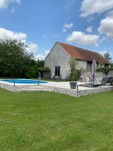 Large and chic house near DisneylandParis, Charles-de-Gaulle Airport and 45 mn from Paris in Penchard Large and chic house near DisneylandParis, Charles-de-Gaulle Airport and 45 mn from Paris in Penchard