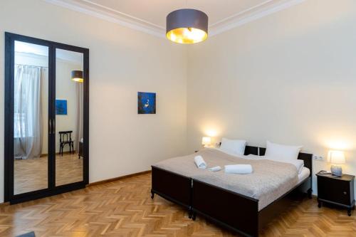 Precious 2 Bedroom apt In The Heart Of Tbilisi