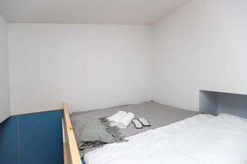 Luminous and stylish 2BR apt in the city center