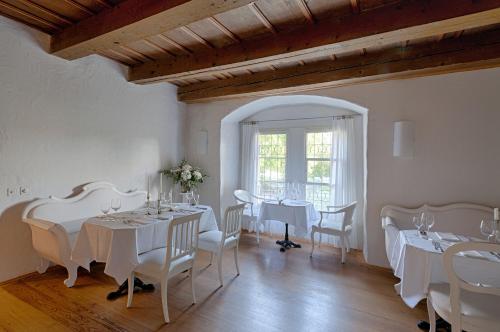Étterem, Schloss Ueberstorf - Tafeln, Tagen, Traumen in Ueberstorf Étterem, Schloss Ueberstorf - Tafeln, Tagen, Traumen in Ueberstorf