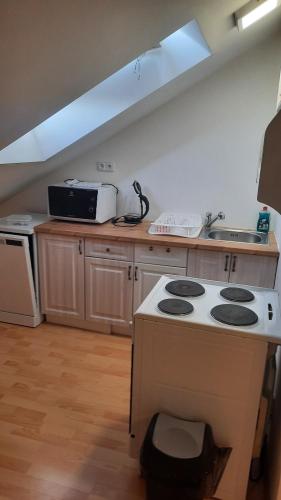 Kitchen, utulny podkrovni byt v centru Trebice in Trebic Kitchen, utulny podkrovni byt v centru Trebice in Trebic