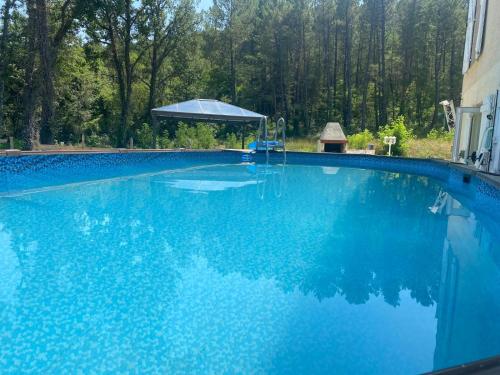 Kert, HUMAN HOTEL RESTAURANT Park in Villecroze Kert, HUMAN HOTEL RESTAURANT Park in Villecroze