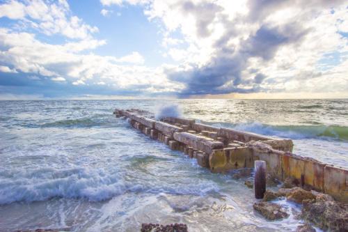 在meiguo.com看到的Minorga on the Key by Beachside Management的介绍图片