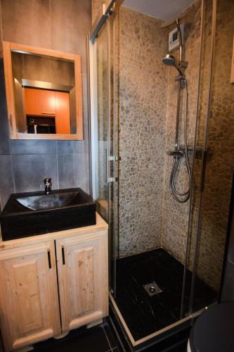 Shower, Residence L'aconcagua - Studio 2 personnes - ACONCAGUA - PLAGNE CENTRE MAE-4671 in La Plagne Shower, Residence L'aconcagua - Studio 2 personnes - ACONCAGUA - PLAGNE CENTRE MAE-4671 in La Plagne