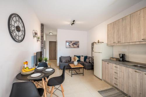 SofMan city center apartment B Δυκτινης 15