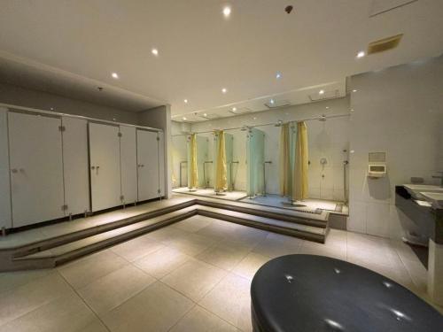 Fitness center, Lido de Paris Hotel near Chinatown Fitness center, Lido de Paris Hotel near Chinatown