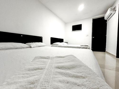 Hotel bazurto plaza in La Quinta Hotel bazurto plaza in La Quinta