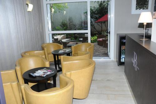 Lobby, Hotel Patio Brancion in Malakoff Lobby, Hotel Patio Brancion in Malakoff