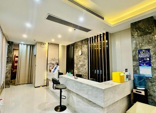 ردهة, Guilin Tree Hotel in Reed Flute Cave ردهة, Guilin Tree Hotel in Reed Flute Cave