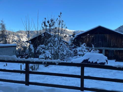 Surrounding environment, Chalet Muguet - Centre of Village location! in Les Allues Surrounding environment, Chalet Muguet - Centre of Village location! in Les Allues