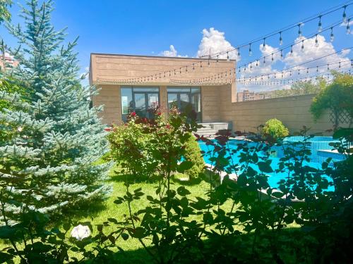 Zwembad, Luxury villa with Pool and Jacuzzi in Avan Zwembad, Luxury villa with Pool and Jacuzzi in Avan