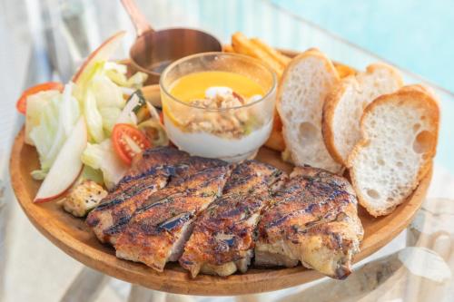 Food and beverages, Travel Light Bubble Hostel in Liuqiu Food and beverages, Travel Light Bubble Hostel in Liuqiu