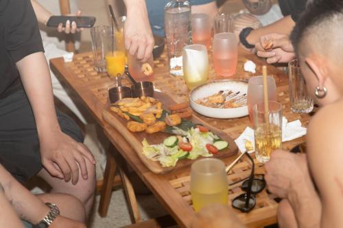Food and beverages, Travel Light Bubble Hostel in Liuqiu Food and beverages, Travel Light Bubble Hostel in Liuqiu