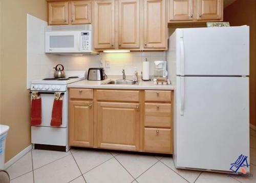 Madeira Beach Tropic Breeze Unit 14 Second Floor in Madeira Beach Madeira Beach Tropic Breeze Unit 14 Second Floor in Madeira Beach