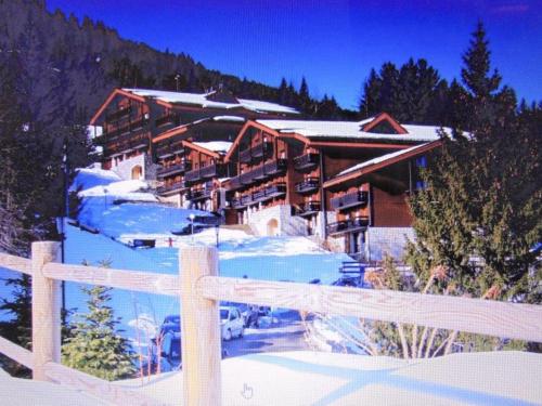 Appartement 5 personnes a 50m des pistes avec balcon, parking et option Wi-Fi - FR-1-514-24 in Les Brigues Appartement 5 personnes a 50m des pistes avec balcon, parking et option Wi-Fi - FR-1-514-24 in Les Brigues