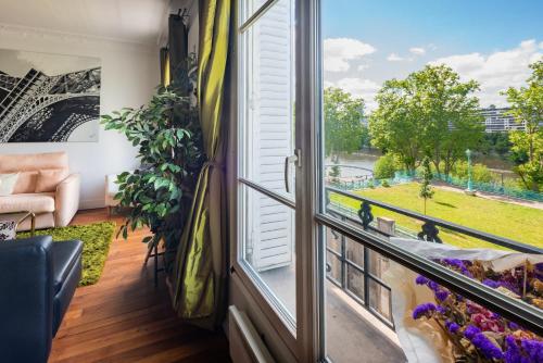 Opulent 1BD Apartment near Eiffel Tower Grenelle - image 13