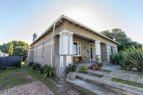 Charming Three Bedroom Home in Walmer Downs Charming Three Bedroom Home in Walmer Downs