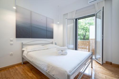 Athens central train station flat for 4 persons