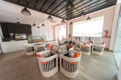 Food and beverages, Zaki Hotel Apartment in Sur Food and beverages, Zaki Hotel Apartment in Sur