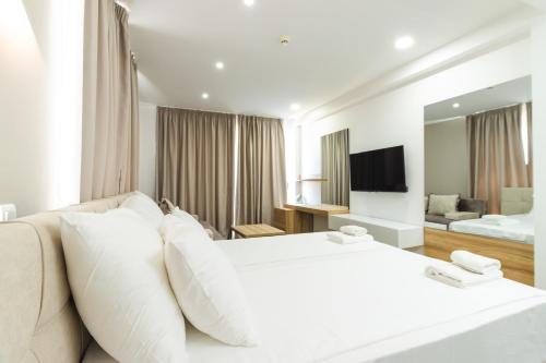 Lux Hotel M in Bar Lux Hotel M in Bar