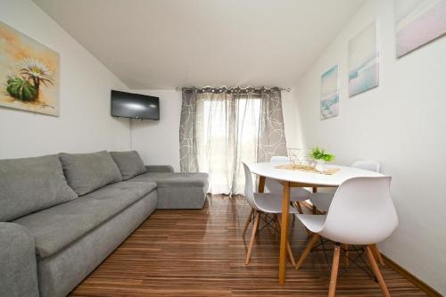 Ferienwohnung für 3 Personen ca 35 qm in Galižana, Istrien Istrische Riviera (Ferienwohnung fur 3 Personen ca 35 qm in Galizana, Istrien Istrische Riviera) in Galižana Ferienwohnung für 3 Personen ca 35 qm in Galižana, Istrien Istrische Riviera (Ferienwohnung fur 3 Personen ca 35 qm in Galizana, Istrien Istrische Riviera) in Galižana
