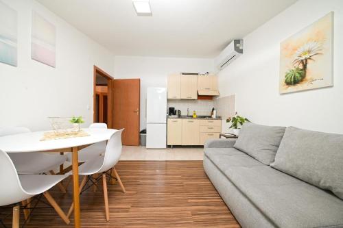 Ferienwohnung für 3 Personen ca 35 qm in Galižana, Istrien Istrische Riviera (Ferienwohnung fur 3 Personen ca 35 qm in Galizana, Istrien Istrische Riviera) in Galižana Ferienwohnung für 3 Personen ca 35 qm in Galižana, Istrien Istrische Riviera (Ferienwohnung fur 3 Personen ca 35 qm in Galizana, Istrien Istrische Riviera) in Galižana