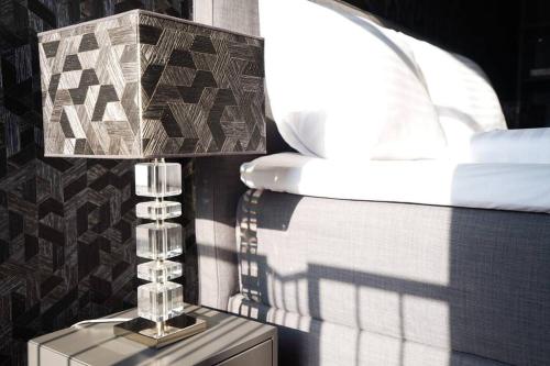 Stunning High-End 2 bedroom condo near City Center