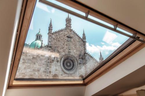 Dome's Attic 12 - The House of Travelers