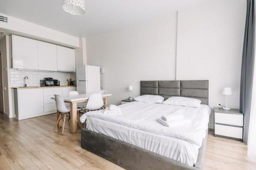 ROION Batumi Cozy Apartment With Pool A1409