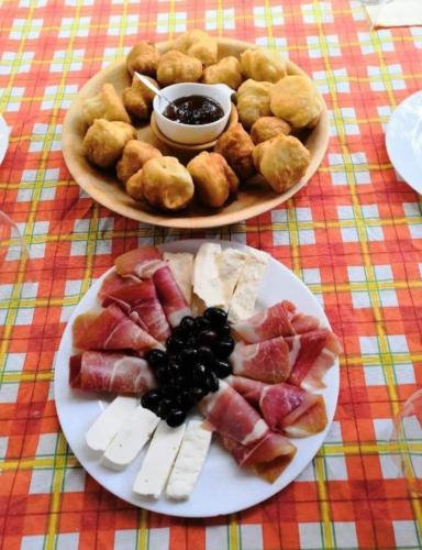 Serenity Village Cottage with outside toilet in Ponari Serenity Village Cottage with outside toilet in Ponari