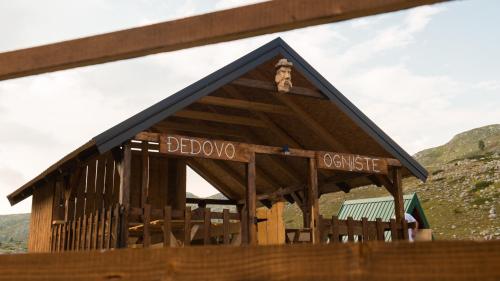 Djedovo Ognjište (Djedovo Ognjiste) in โปลยา Djedovo Ognjište (Djedovo Ognjiste) in โปลยา