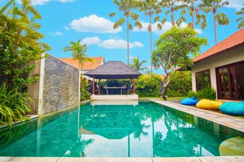 Camana 1 BR Villa With Shared Pool ZN129