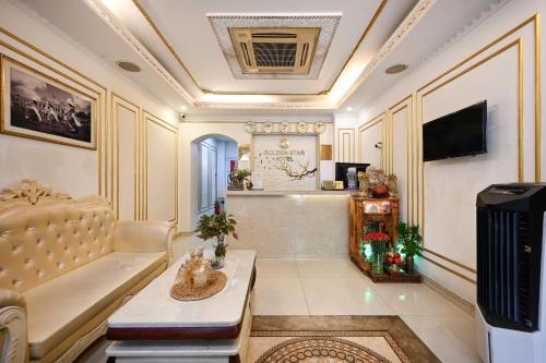 Foyer, Golden Star Hotel - 60 Le Thanh Ton near Saigon Square Shopping Mall Foyer, Golden Star Hotel - 60 Le Thanh Ton near Saigon Square Shopping Mall