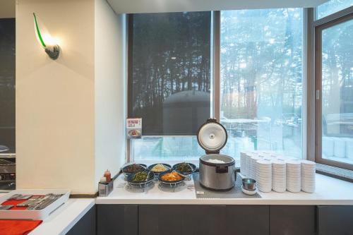 オーシャン トゥー ユー リゾート ソクチョ ソウラク ビーチ ホテル アンド コンド (Ocean to You Resort Sokcho Seorak Beach Hotel and Condo) in 束草市(ソクチョ) オーシャン トゥー ユー リゾート ソクチョ ソウラク ビーチ ホテル アンド コンド (Ocean to You Resort Sokcho Seorak Beach Hotel and Condo) in 束草市(ソクチョ)
