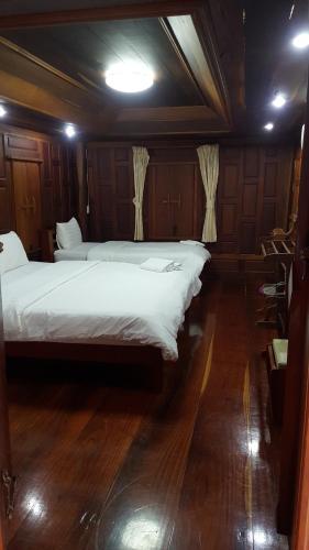 This photo about Ruean Mai Chai Khlong shared on HyHotel.com