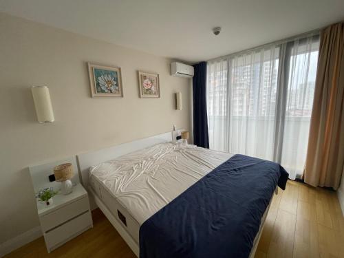 Apartment with the bedroom in Orbi city