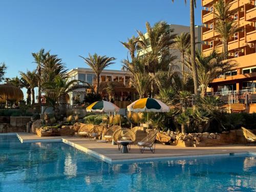 Zwembad, Bikini Island & Mountain Hotel Es Trenc -Adults only- in Ses Salines Zwembad, Bikini Island & Mountain Hotel Es Trenc -Adults only- in Ses Salines