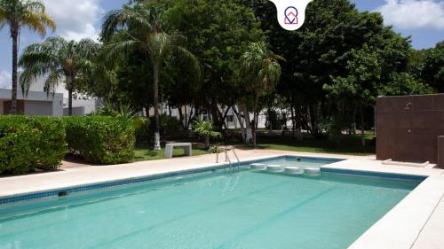 Relaxing Cancun Getaway Pools Soccer & BBQ Area