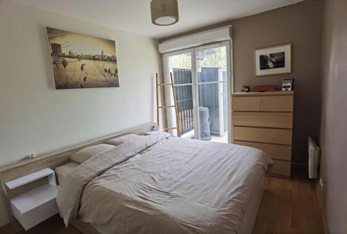 Appartement avec terrasse proche gare RER in Moissy-Cramayel Appartement avec terrasse proche gare RER in Moissy-Cramayel