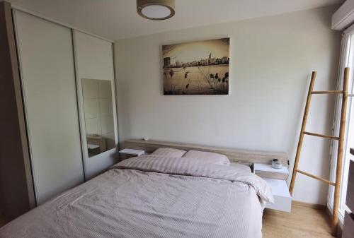 Appartement avec terrasse proche gare RER in Moissy-Cramayel Appartement avec terrasse proche gare RER in Moissy-Cramayel